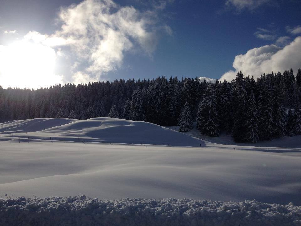 Paysage hivernal haut jura location appartement de vacances