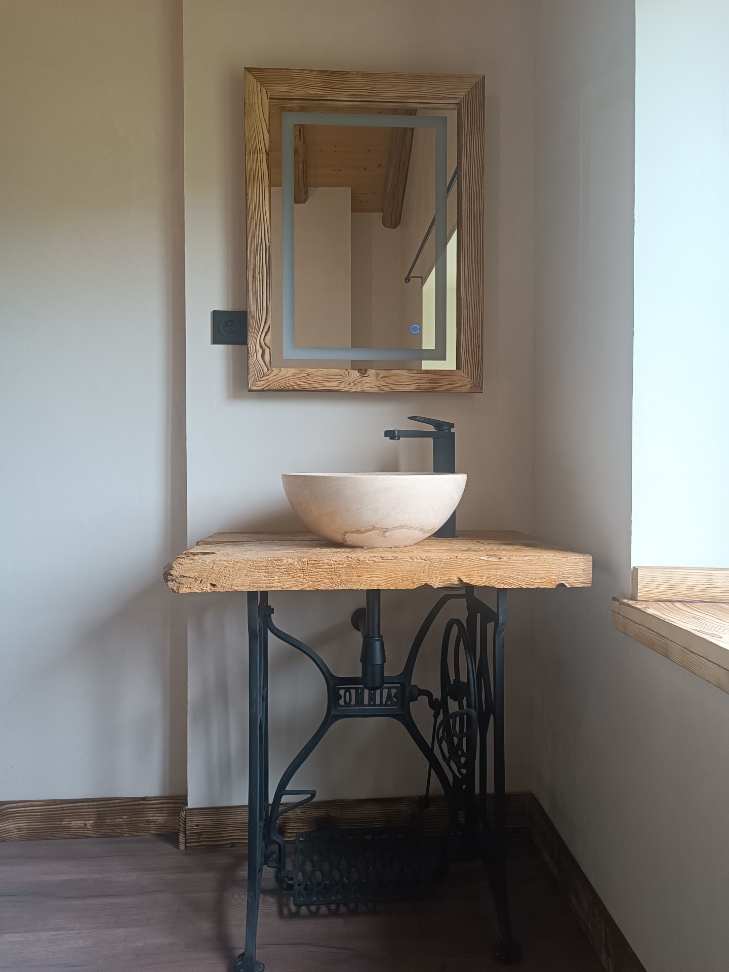 Lavabo original gite 7 personnes Grande Ourse