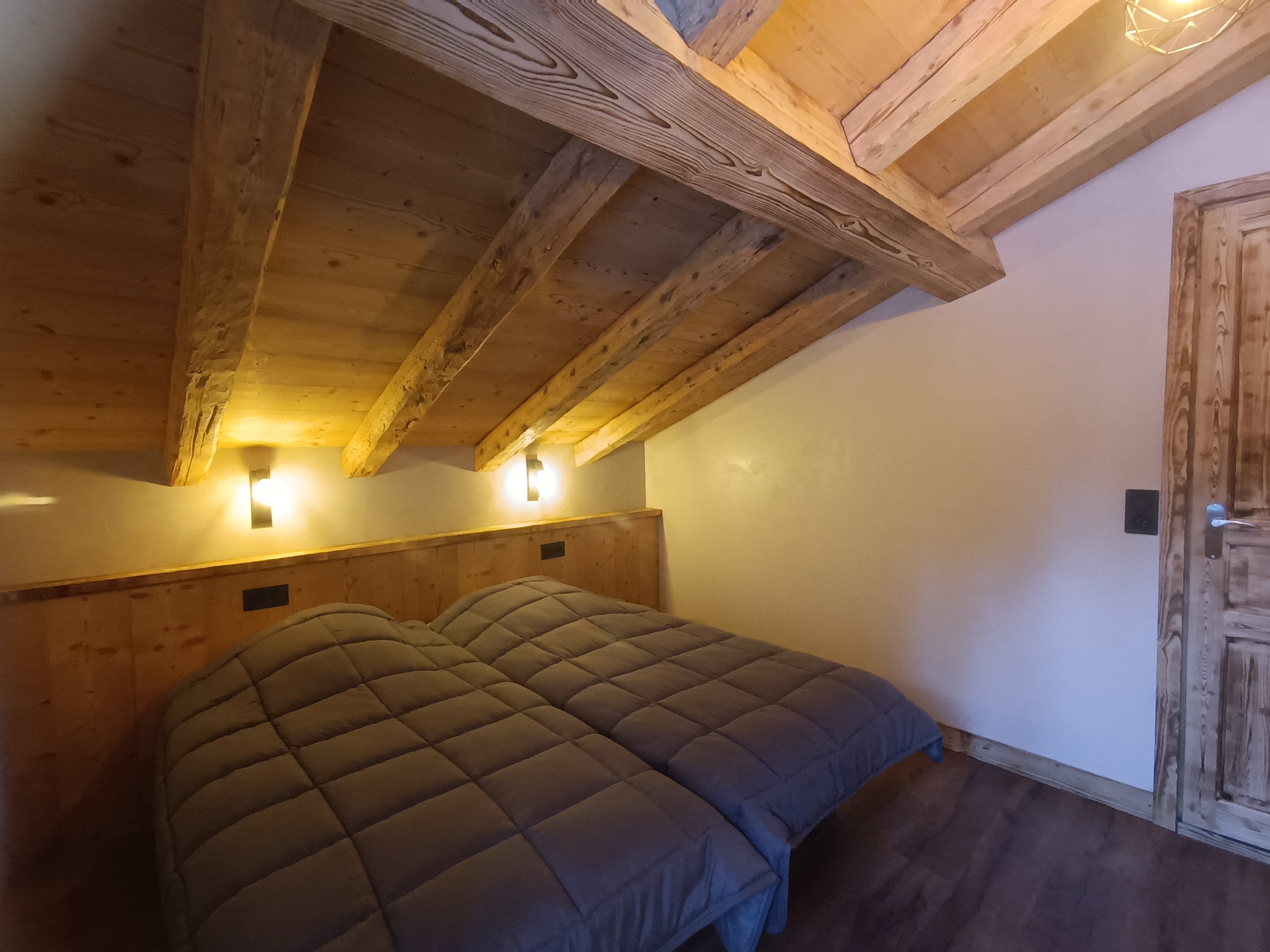 Chambre du fond, gite Grande Ourse 8 personnes Jura