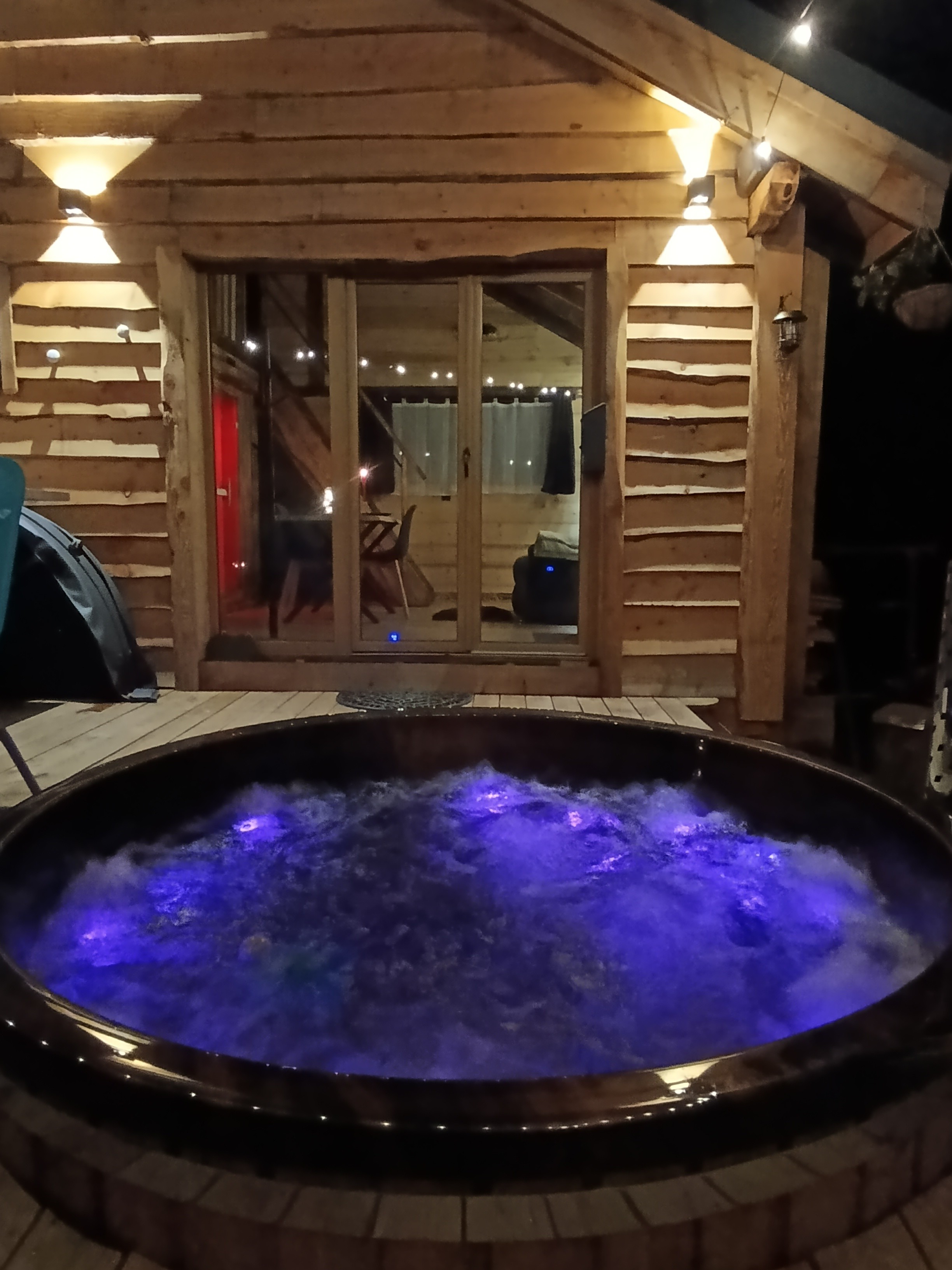 Soirée dans le bain nordique jacuzzi