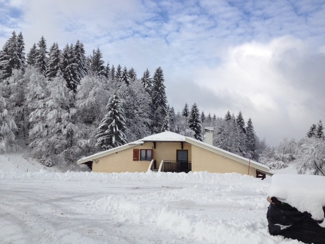 Ferme en hiver Haut-Jura